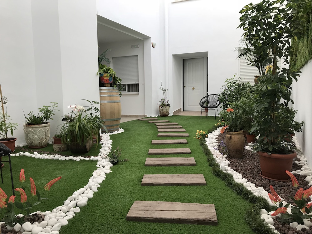 Hostal Rural Los Girasoles De Iniesta 11086453 — Iniesta