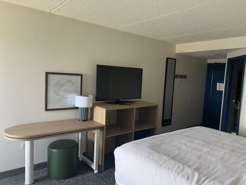 Spark by Hilton Green Bay - photo 5