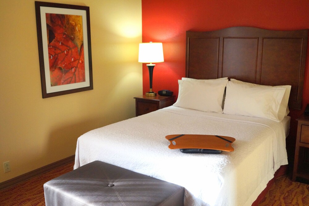 Hampton Inn Altoona - photo 8
