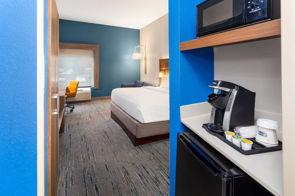 Holiday Inn Express New Albany Louisville NW by IHG - photo 5