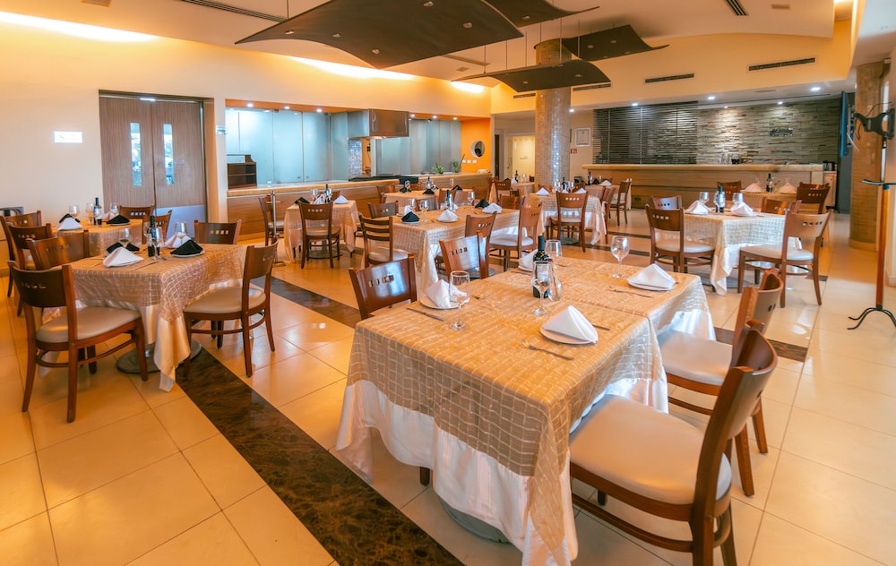 Artisan Family Hotels And Resorts Playa Esmeralda