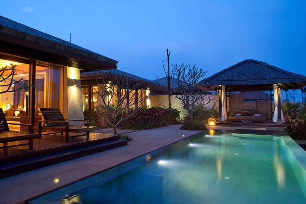 Maritime Seclusive Life Perfume Bay — 4-Star Luxury Hotel in Lingshui, People's Republic of China