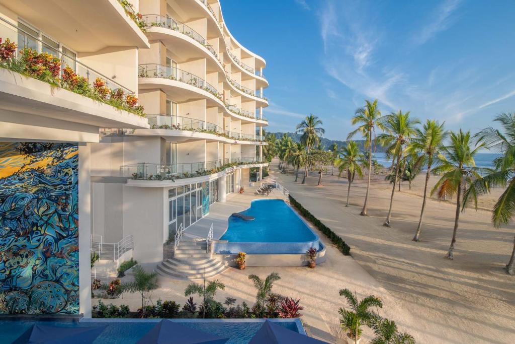 Clarita S Beach Bar Resort — 5-Star Luxury Hotel in Jaco, Costa Rica