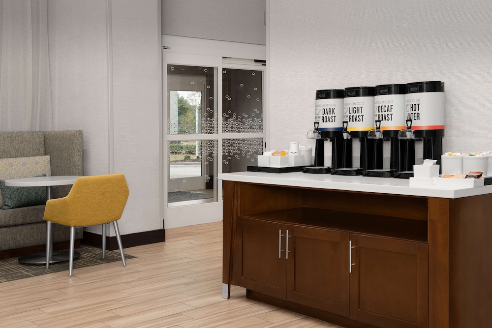 Hampton Inn & Suites Orangeburg - photo 32
