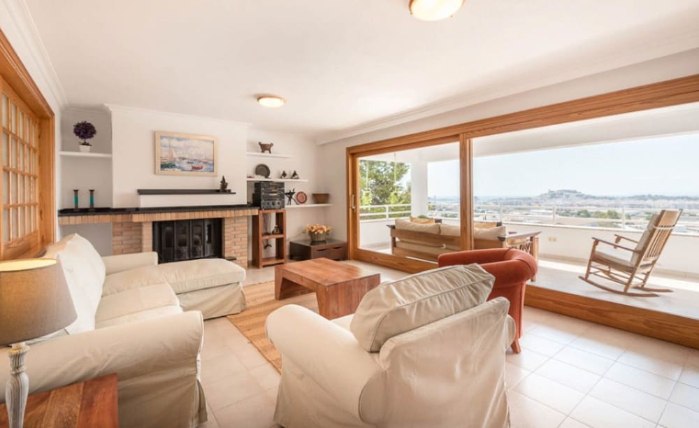 Villa Malvina — 4-Star Luxury Hotel in Santa Eularia Des Riu, Spain
