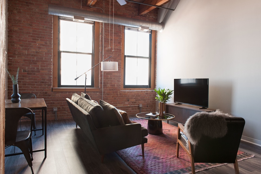 Bright South Loop Suites by Sonder - photo 25