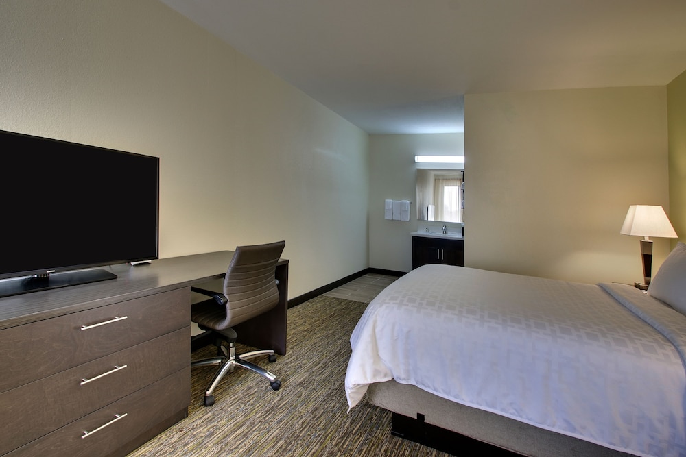 Candlewood Suites Wichita East by IHG - photo 14