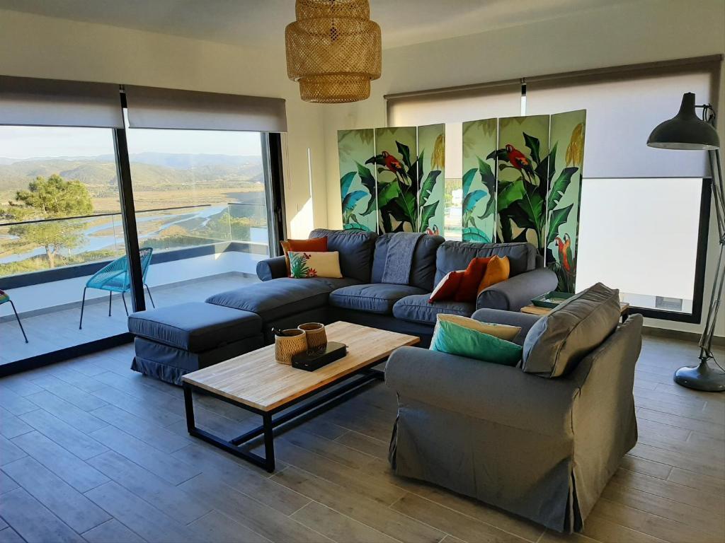 Cairnvillas Villa Solar C37 Luxury Villa with Swimming Pool near Beach — 4-Star Luxury Hotel in Aljezur, Portugal