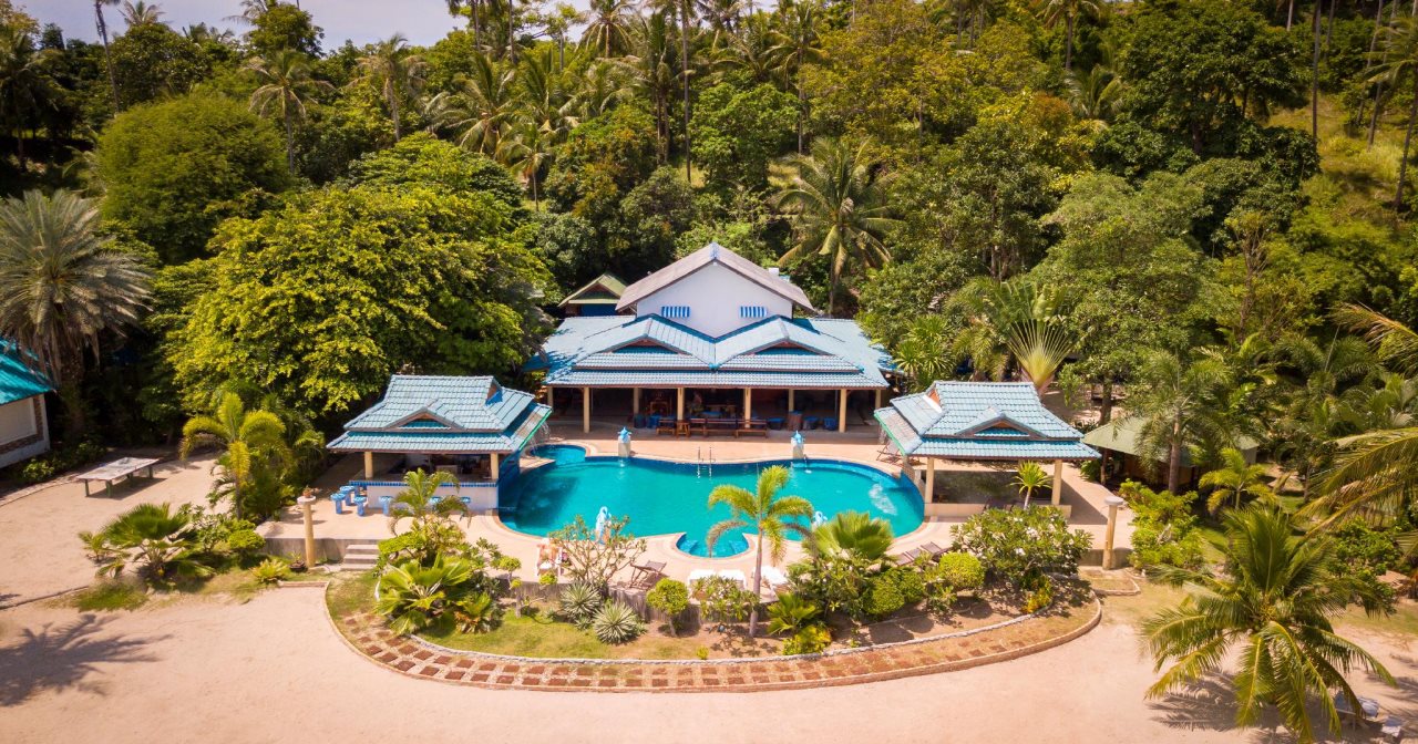 Dolphin Bay Beach Resort in Ko Pha Ngan, Thailand