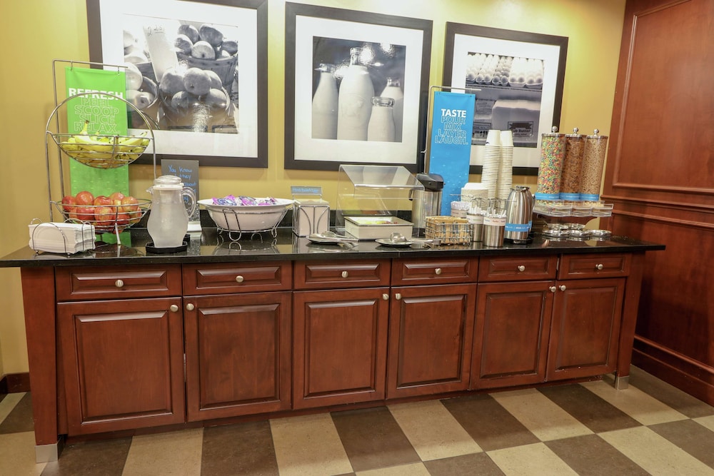 Hampton Inn Lincolnton - photo 17