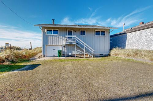 Rockaway Beach Cozy Cabin — 4-Star Luxury Hotel in Rockaway Beach, United States
