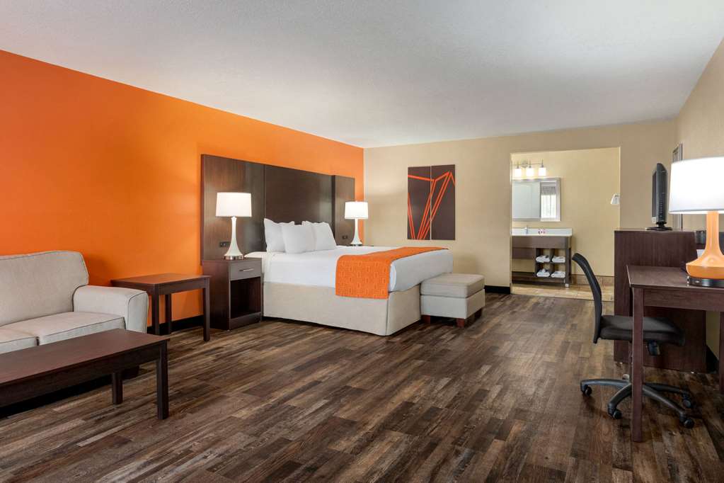 Howard Johnson by Wyndham Pigeon Forge - photo 38