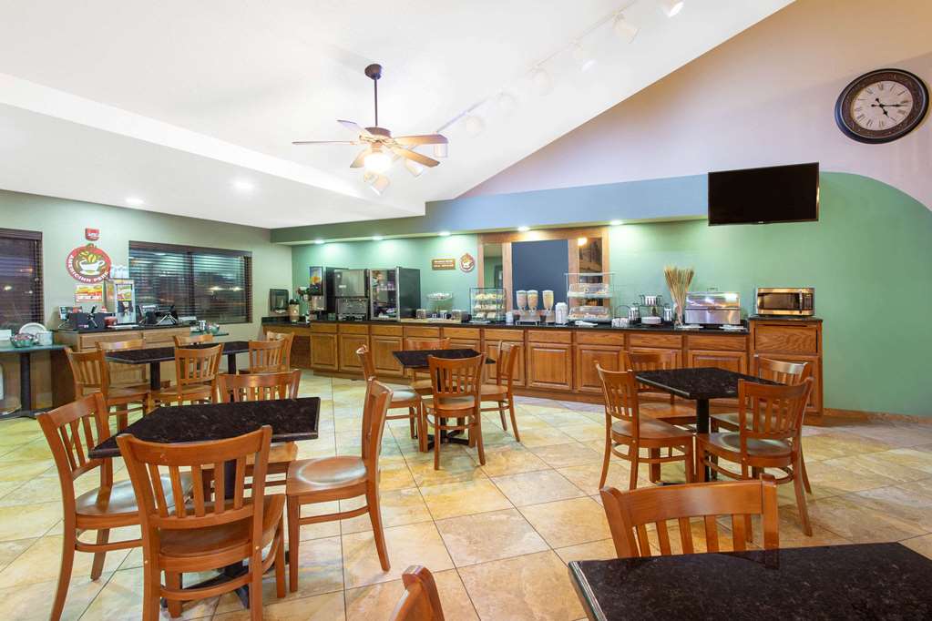 AmericInn by Wyndham New London - photo 24