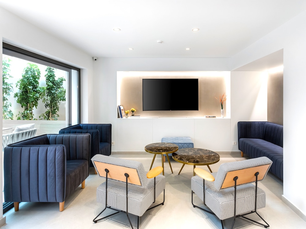 Days City Suites — Patra — photo 3