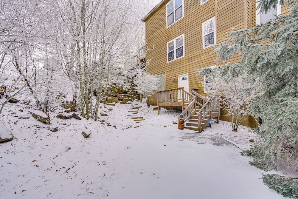 2 Mi to Ski Resort: Beech Mtn Home w Fire Pit - photo 33