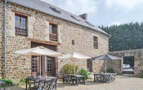 Les 3 Rossignols — hotel in Taden