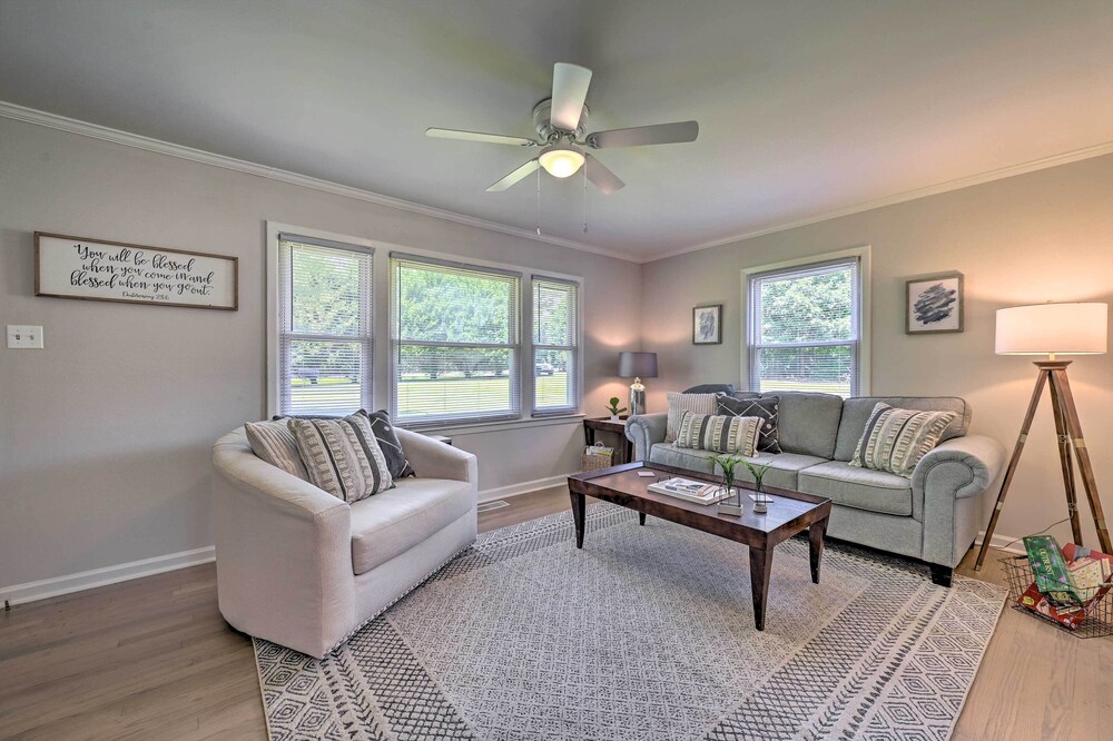 Charming Retreat on 5 Acres with Deck and Grill in Monticello, United States