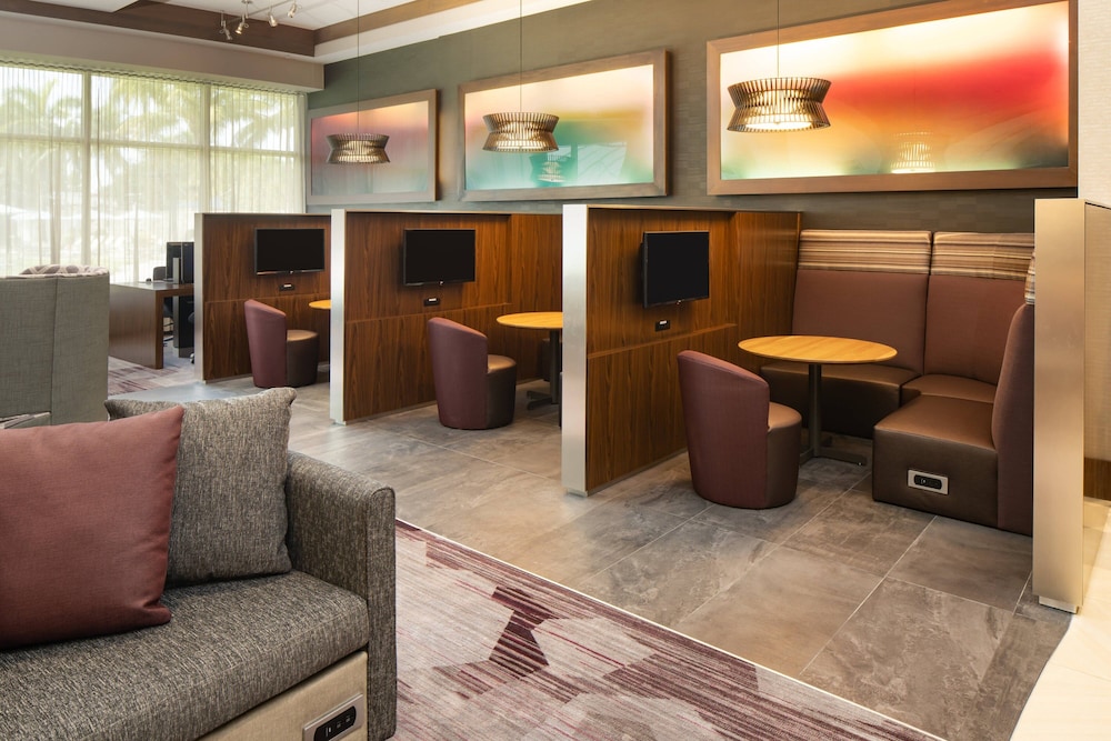 Courtyard by Marriott Miami Airport - photo 26