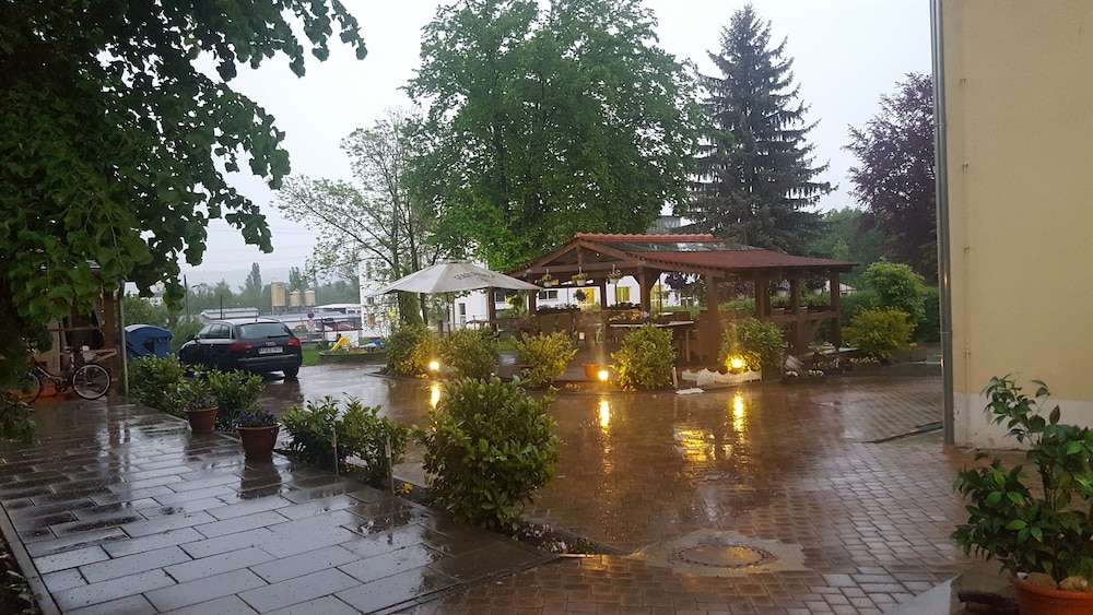 Hotel & Restarant Ausspann — Heidenau — photo 2
