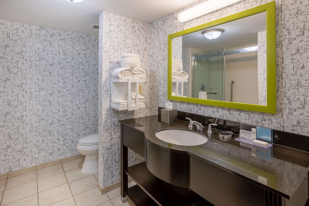 Hampton Inn Birmingham Leeds - photo 35