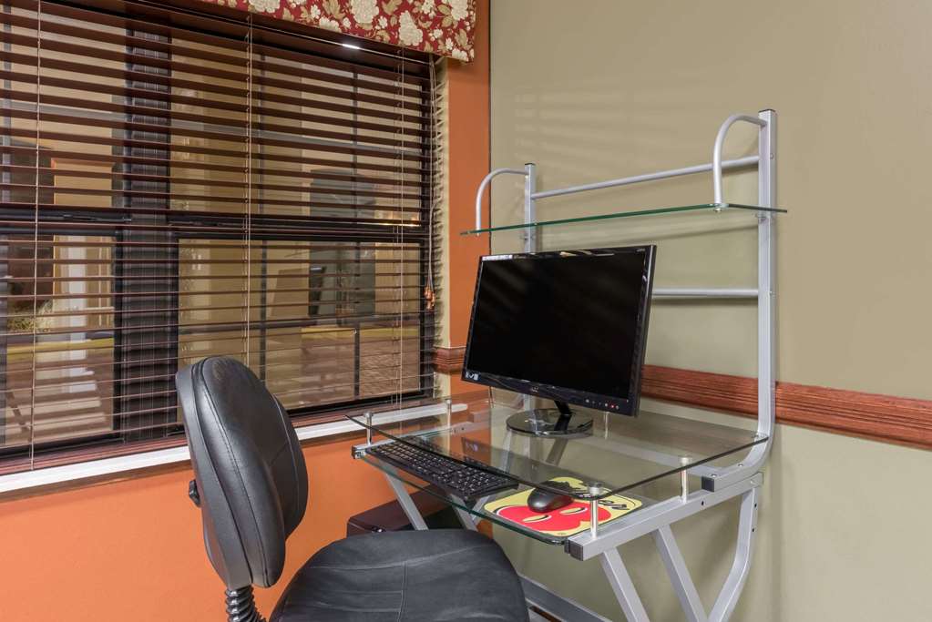 Super 8 by Wyndham Weslaco - photo 15