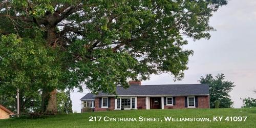 4BR Home Pets Allowed by ARK Experience — 4-Star Luxury Hotel in Williamstown, United States