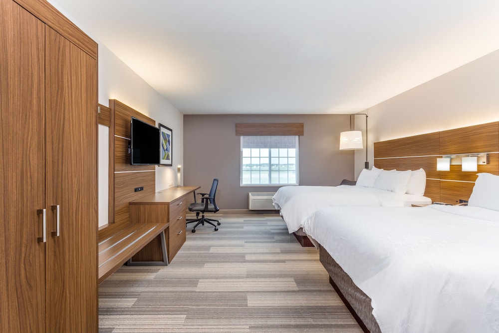 Holiday Inn Express & Suites Eau Claire North by IHG - photo 10