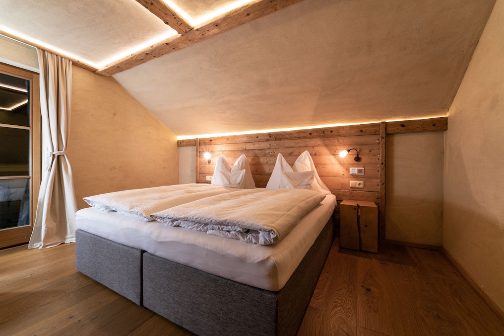 Chalet Alpin — 4-Star Luxury Hotel in Heiligenblut, Austria