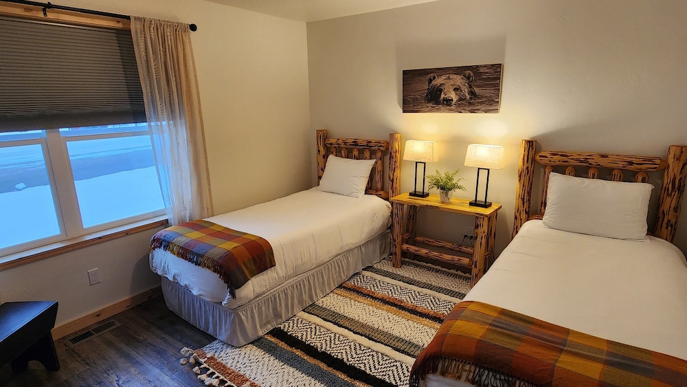 Beargrass Lodging and RV Resort - photo 32