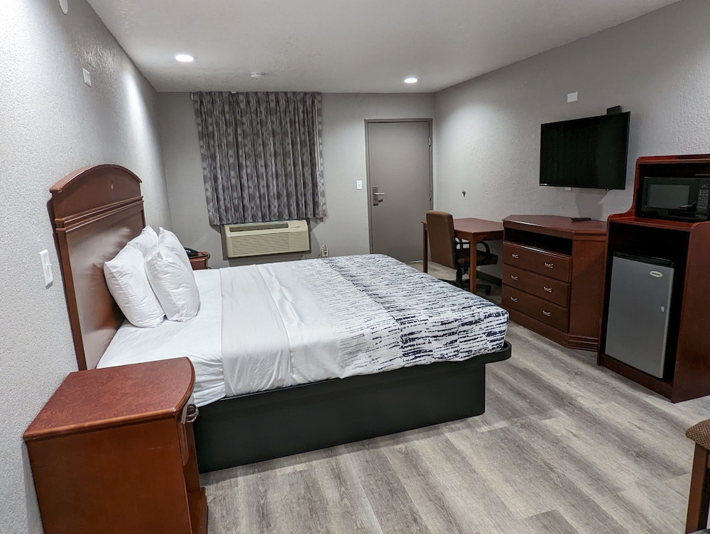 Okc Hotel - photo 11