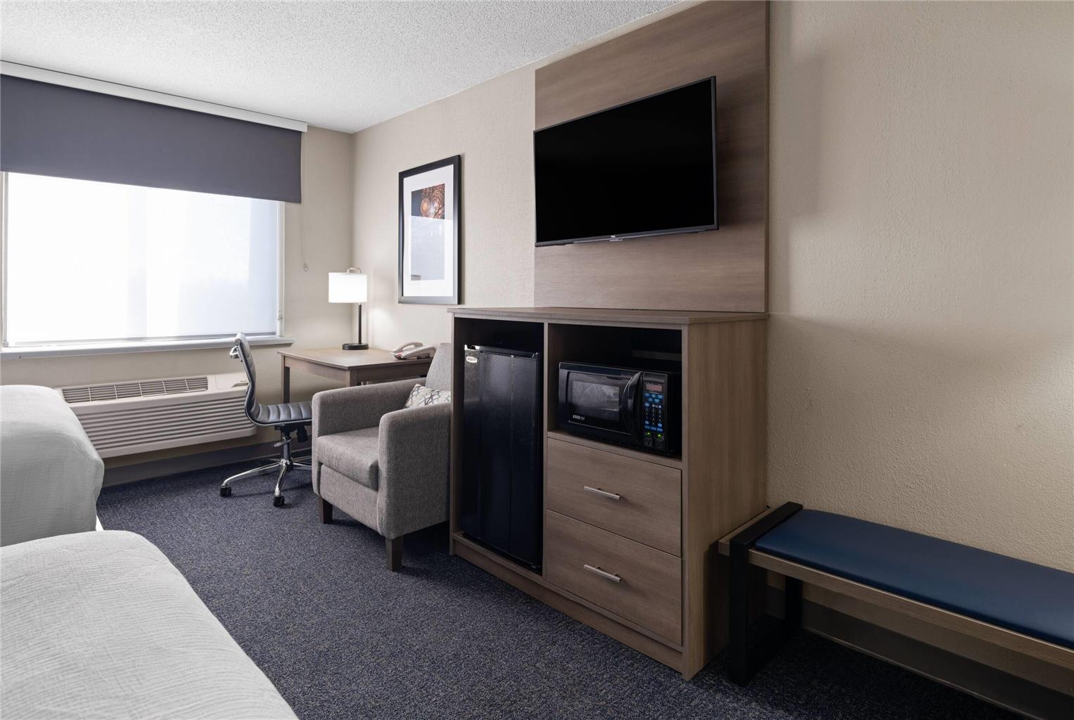 Baymont by Wyndham Davenport - photo 16
