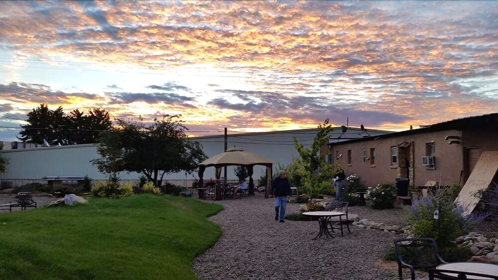 Stone Lizard Lodging - photo 17