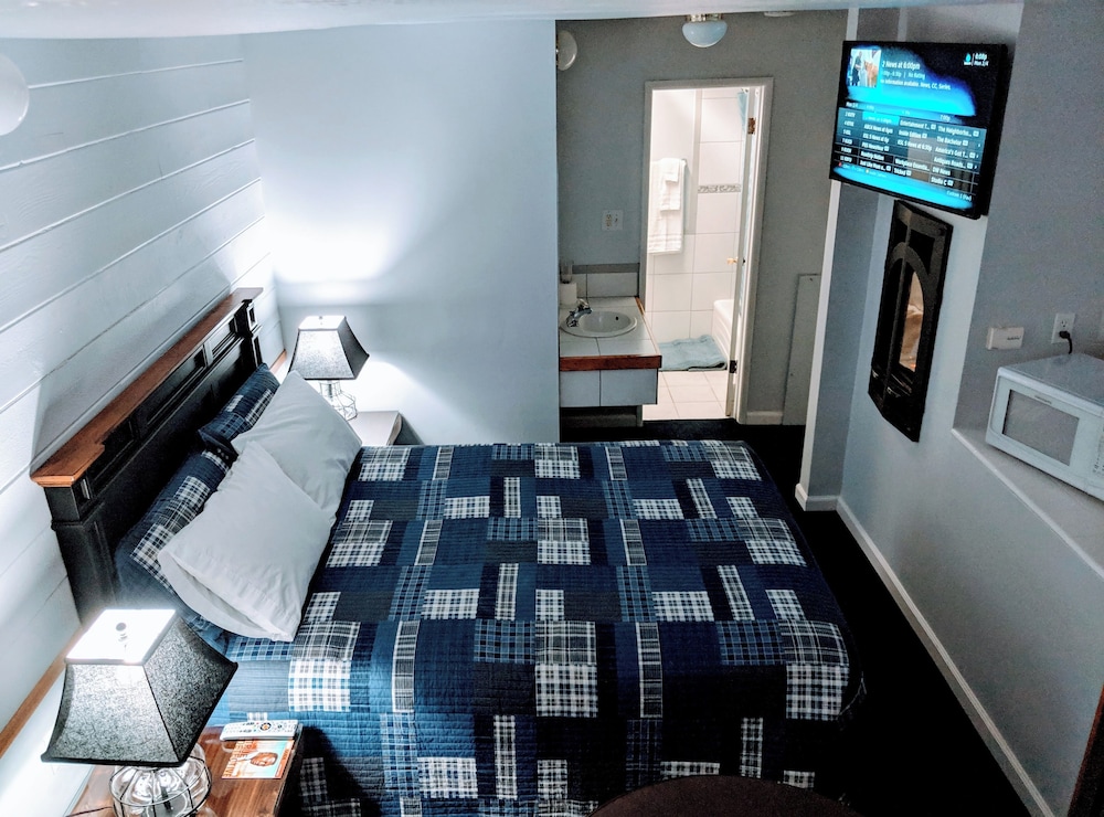 Majestic Rockies Motel - photo 7