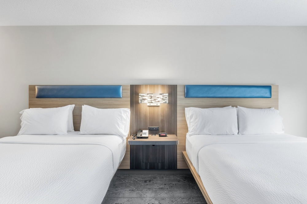 Holiday Inn Express Hartford Newington by IHG - photo 21