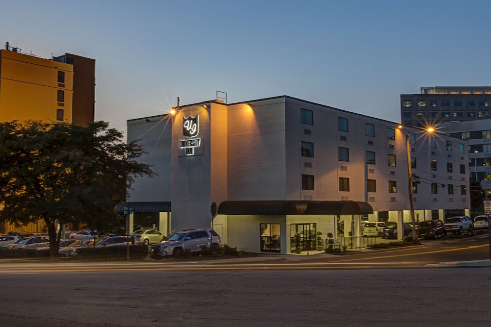 University Inn Durham next to Duke University Medical Center - photo 22