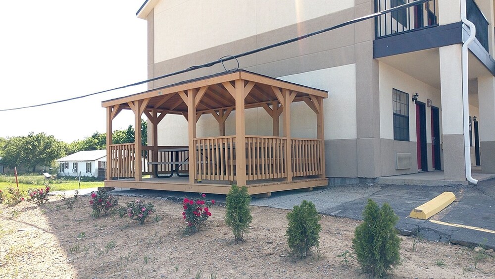 HiWay Inn Express Kiowa Hwy 69 - photo 11