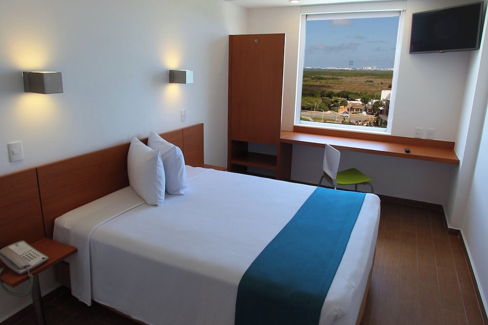 One Cancun Centro