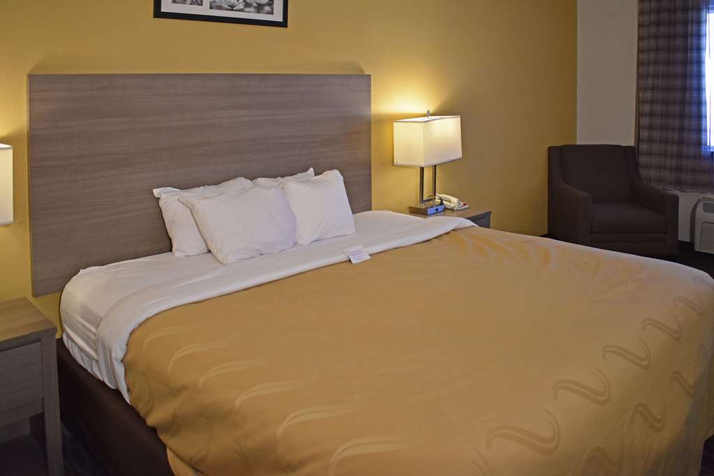 Quality Inn & Suites Kearneysville Martinsburg - photo 16
