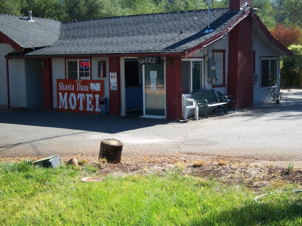 Shasta Dam Motel - photo 16