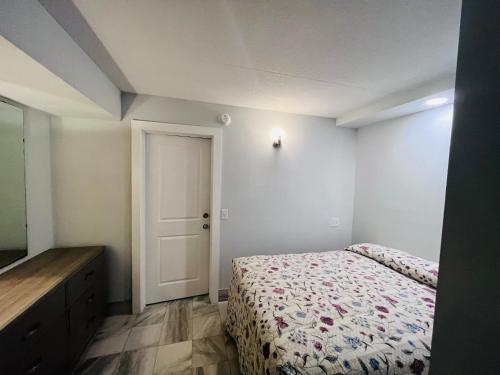 Admiral Resort Motel - photo 13