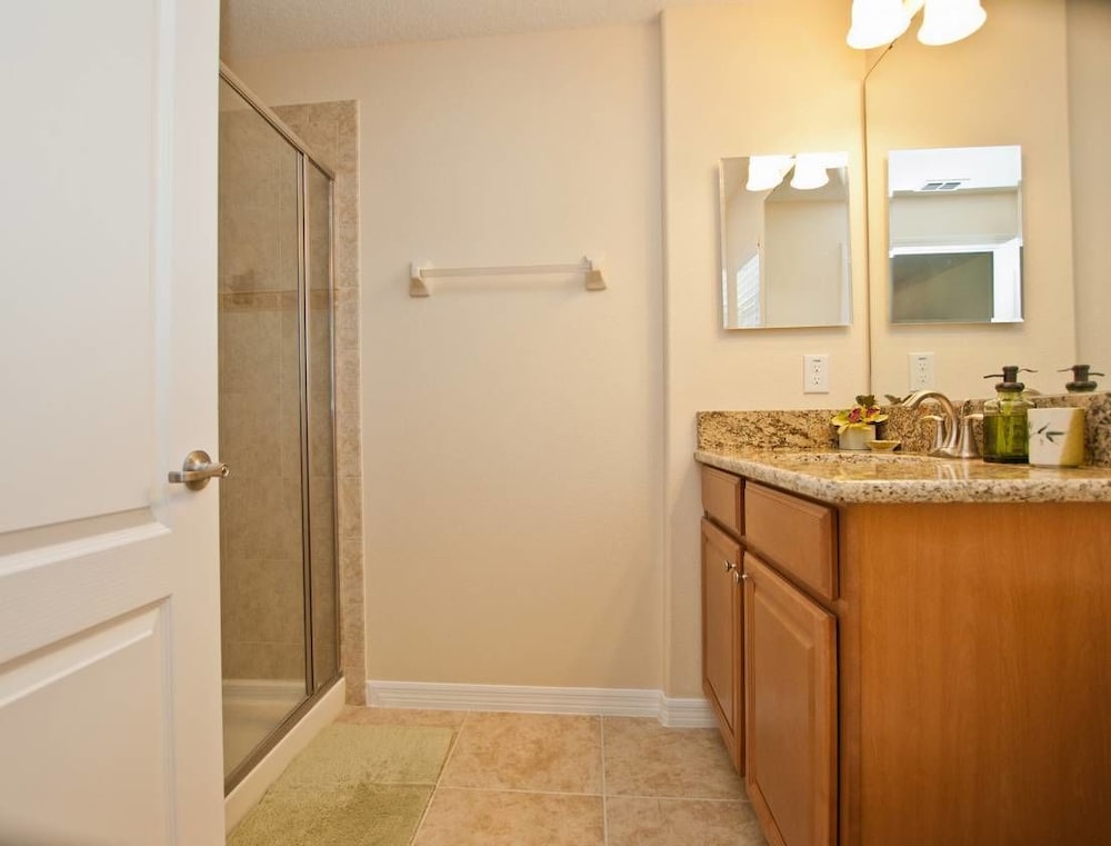 Beautiful Waterfront Townhome Wsplashpool 3024 - photo 23
