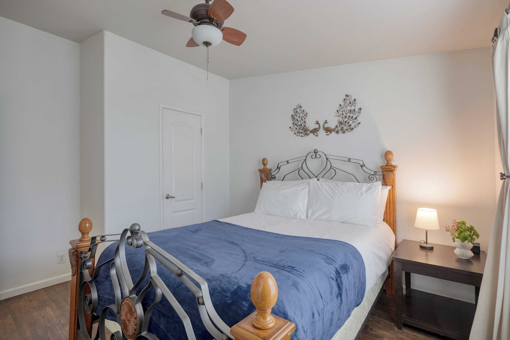 Keys Creek by Avantstay Sleeps 42 Luxury Estate — hotel in Valley Center