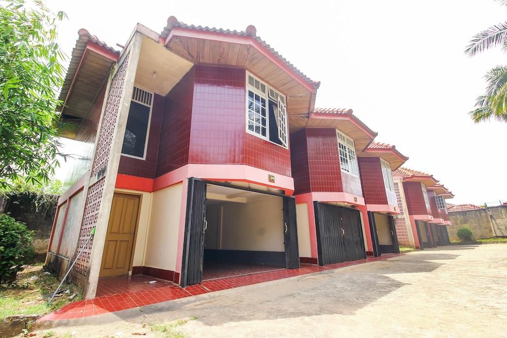 OYO 3180 Hotel Rian Cottage — hotel near Sultan Mahmud Badaruddin II Airport