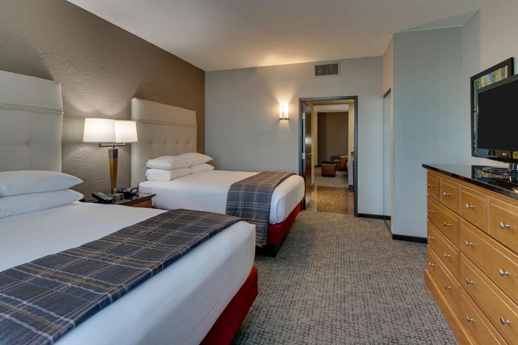 Drury Inn & Suites Phoenix Happy Valley - photo 37