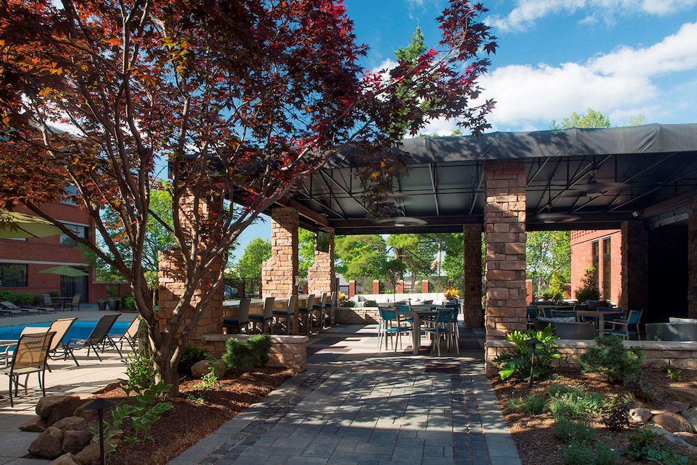 DoubleTree by Hilton Akron Fairlawn - photo 21
