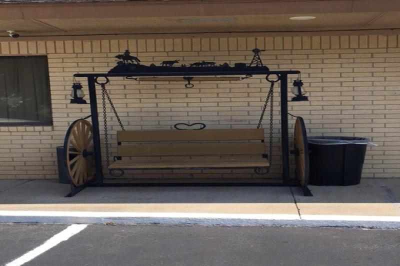 Executive Inn Hebbronville - photo 8