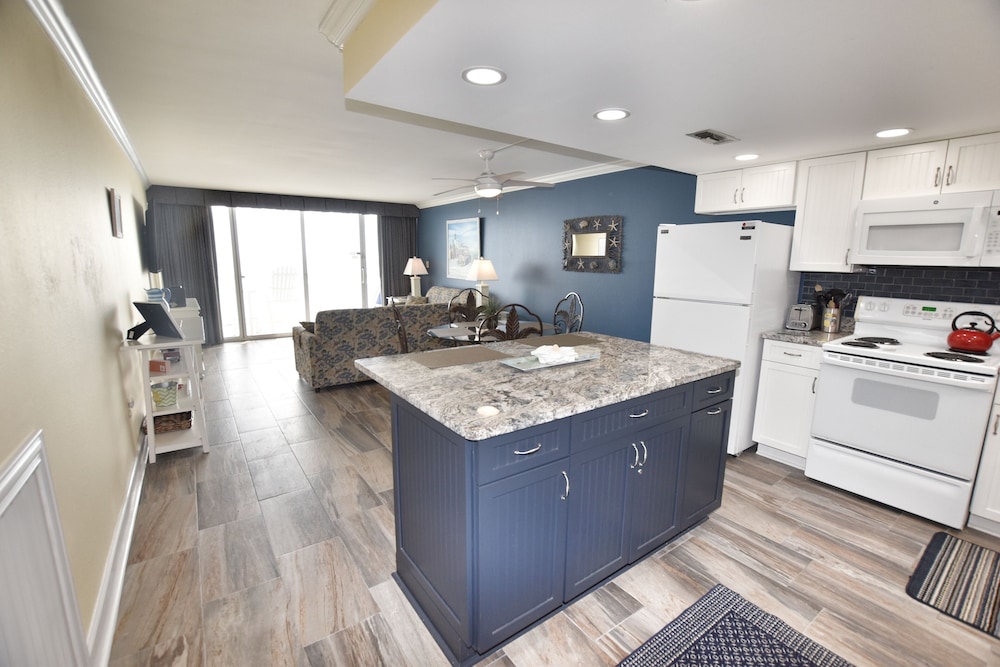 1410 Waters Edge Resort 1 Bedroom Condo by RedAwning - photo 6