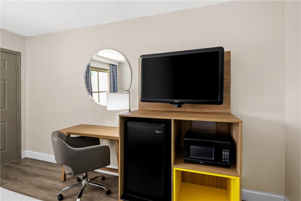 Days Inn by Wyndham Petersburg South Fort Lee - photo 22