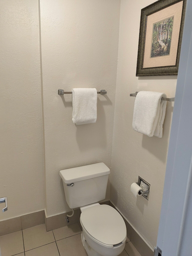 Baymont By Wyndham Gainesville I 75 - photo 10