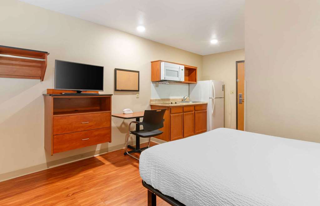 Extended Stay America Select Suites Kansas City Stadium - photo 14
